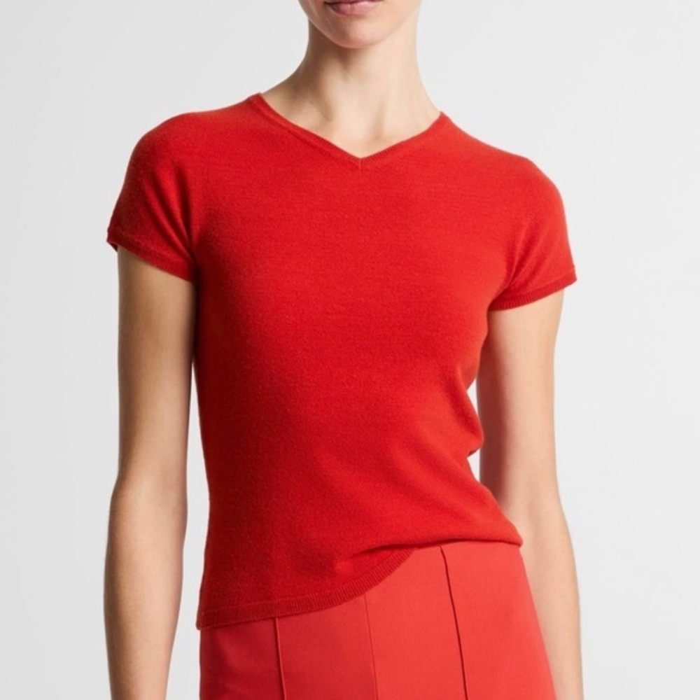 Vince Cashmere Wool Blend Short-Sleeve V-Neck Sweater in Poppy Size M